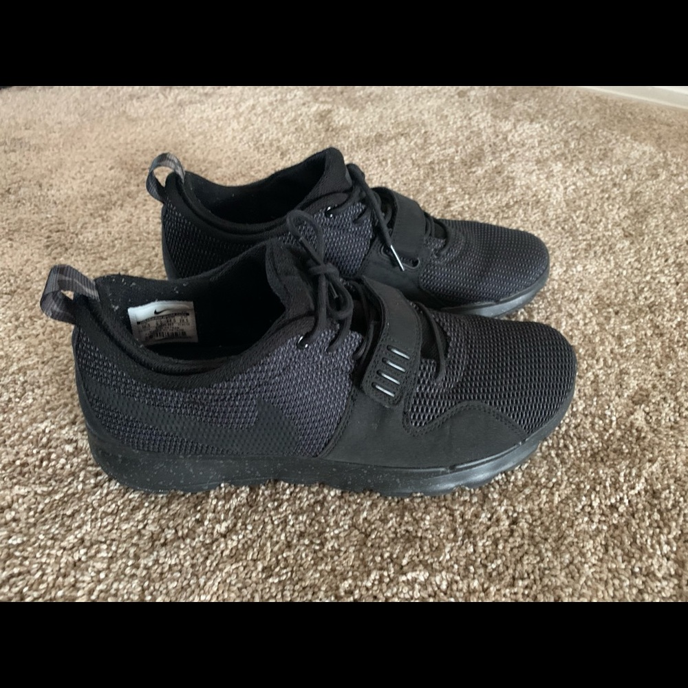 Men’s Nike’s SB Trainderendor black mesh